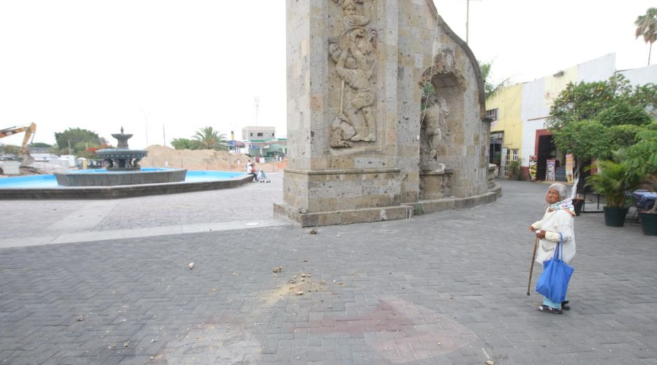 Material desprendido de los  arcos de Zapopan en el temblor del 11 de mayo de 2016. EL INFORMADOR/Archivo