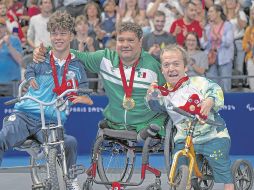 Arnulfo Castorena (centro) señala que necesitan más apoyo del nuevo titular de la Conade. AFP/I. Rice