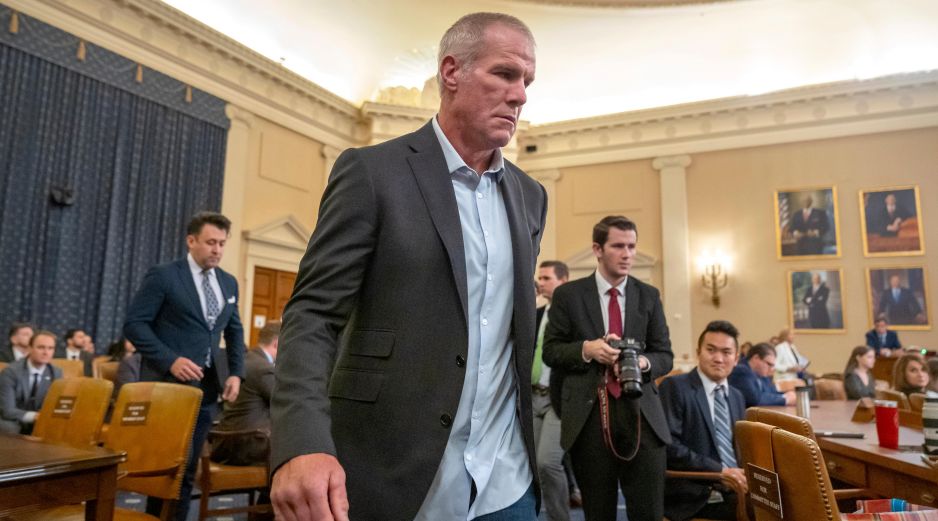 Favre reveló que padece la enfermedad como parte de su testimonio en una audiencia ante una comisión del congreso sobre un escándalo por malversación de fondos. AP/M. Schiefelbein