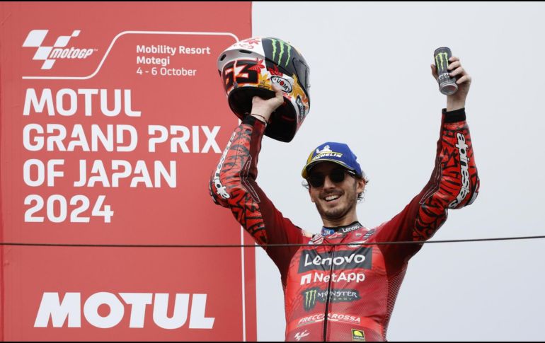 Con una actuación brillante, en la que no permitió que nadie le disputara el triunfo, el número '1' hizo historia por partida doble. EFE/F. ROBICHON