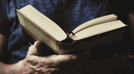 Los libros clásicos han tenido un impacto significativo en la literatura y la cultura. Pixabay