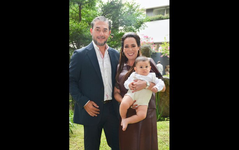 Toño Soto, Sandra López y Salvador López Navarrete. GENTE BIEN JALISCO/ M. Rached