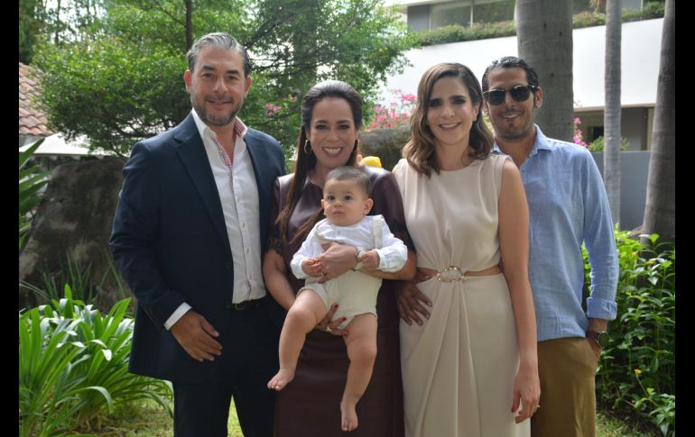 ; Toño Soto, Sandra López, Salvador López Navarrete, Lorena Navarrete y Aurelio López. GENTE BIEN JALISCO/ M. Rached