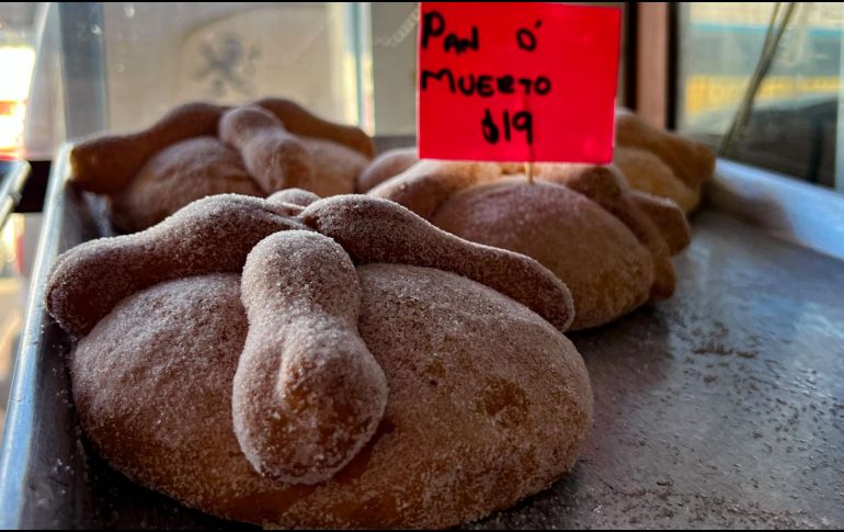 Típico pan de muerto sabor naranja y espolvoreado con azúcar. ARCHIVO / EL INFORMADOR