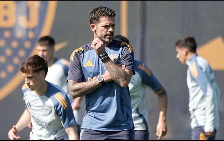 Gago  presentó un equipo que jamás se pudo sentir cómodo. X/ @BocaJrsOficial.
