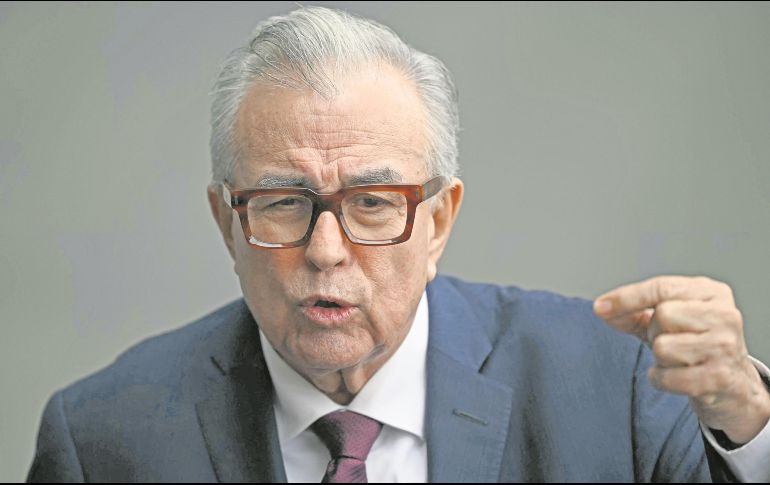 El gobernador pide investigar los antecedentes del colectivo que inició el proceso. AFP