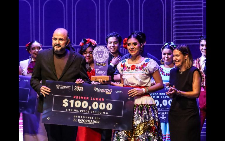 La joven de 24 años de edad también recibió un premio económico de 100 mil pesos. EL INFORMADOR/A.NAVARRO