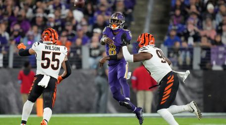 Lamar Jackson terminó con cuatro touchdowns. AP/S. Scarbrough