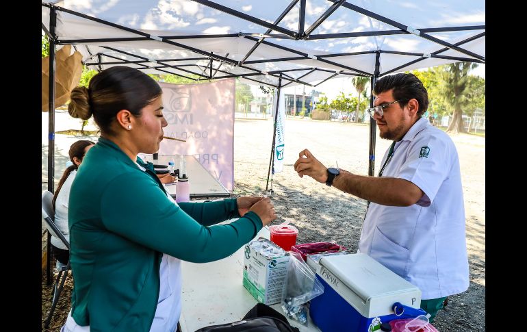 La vacuna es completamente gratuita y no es necesario ser derechohabiente para poder acudir al módulo. EL INFORMADOR/A. Navarro.