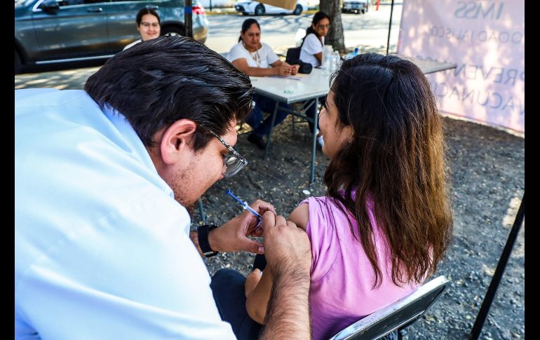 La vacuna es completamente gratuita y no es necesario ser derechohabiente para poder acudir al módulo. EL INFORMADOR/A. Navarro.