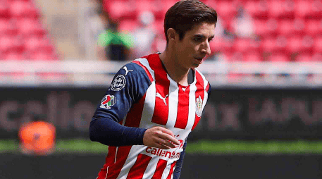 Si las negociaciones se concretan, el Club León podría reforzarse con elementos experimentados y de calidad provenientes de las Chivas; Isaác Brizuela en fotografía. SUN / ARCHIVO