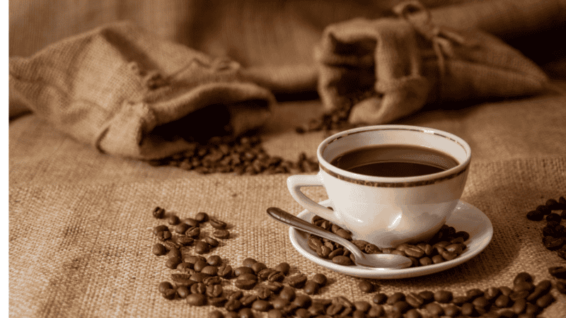  El café mexiquense ha logrado llegar a destinos como Dubái, Inglaterra y Japón. PIXABAY/arifarca 