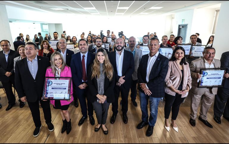 El día de hoy se entregaron reconocimientos a empresas por contar con la Comisión Mixta de Seguridad e Higiene. EL INFORMADOR / A. Navarro