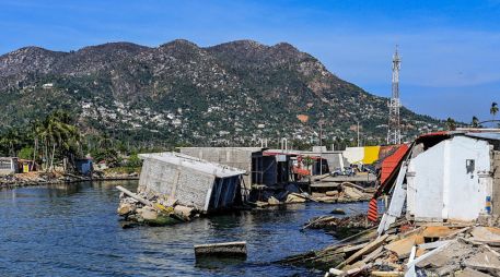 Así se ve aún una zona afectada por el paso de los huracanes John y Otis, en el balneario de Acapulco, Guerrero (México). EFE/ D. Guzmán