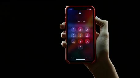 Habrá que evitar contraseñas basadas en datos personales: fecha de nacimiento o cualquier información que sea de fácil acceso en la red. UNSPLASH /  Y. Fresh