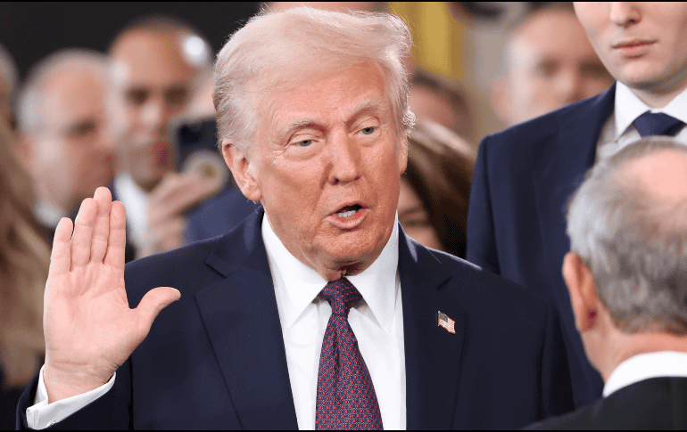 Donald Trump juró este lunes como presidente de Estados Unidos. EFE / K. Lamarque