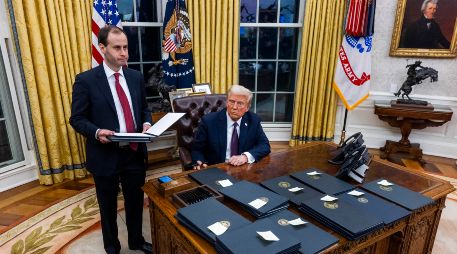 Trump no ofreció detalles concretos sobre los aranceles, que había prometido imponer del 60% a las importaciones chinas, un 25% a las procedentes de Canadá y México, y entre un 10% y un 20% a productos del resto del mundo. EFE/J. LO SCALZO