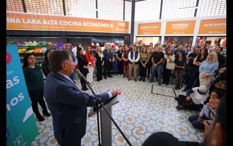 Con una inversión de más de 14 millones de pesos, el Gobierno de Zapopan entregó este martes los trabajos de remodelación del Mercado Municipal Las Fuentes. CORTESÍA