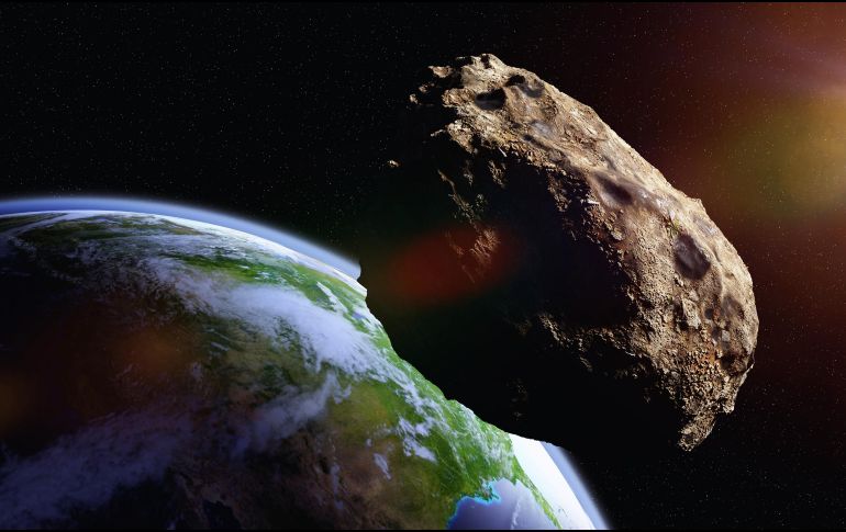 Los impactos de objetos se han producido muchas veces en la historia de la Tierra y el último gran asteroide conocido fue el que creó el cráter de Chicxulub, al noroeste de México, y acabó con los dinosaurios. ESPECIAL / CANVA