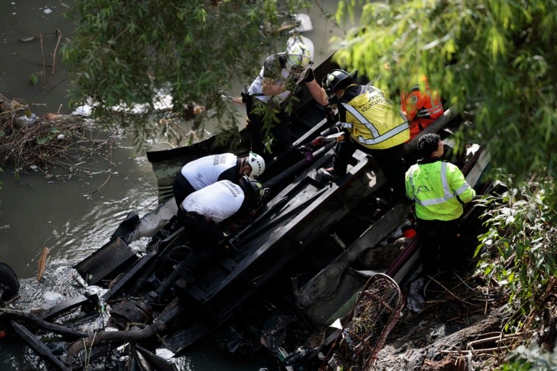 Equipo de rescate en el Río de Belice, al norte de Guatemala. EFE/D. Toro 