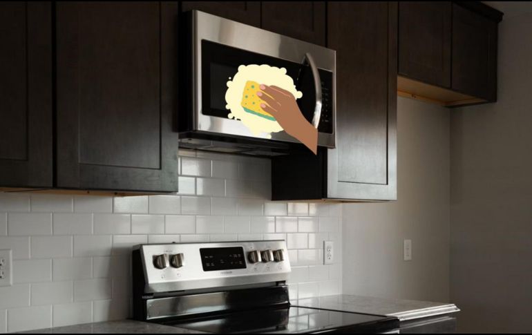 Es posible mantener el microondas limpio sin esfuerzo y prolongar su vida útil. UNSPLASH / M. JUNGLING