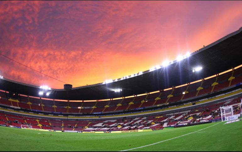 Problemas en el acceso, desorganización en la venta de boletos y dificultades en la coordinación de las porras han generado molestias en la afición rojinegra. IMAGO7.