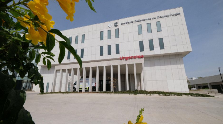 Autoridades recorrieron las áreas de terapia física, electroterapia, terapia intensiva, radioterapia, braquiterapia, gimnasio y hospitalización. ESPECIAL /  Coordinación General de Desarrollo Social