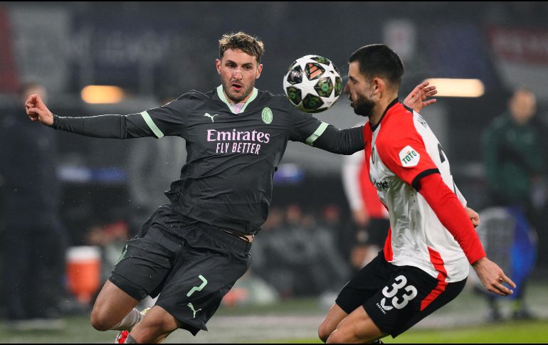 El mexicano Santiago Giménez se enfrentará por segunda vez a su ex equipo, el Feyenoord. AFP / J. Thys