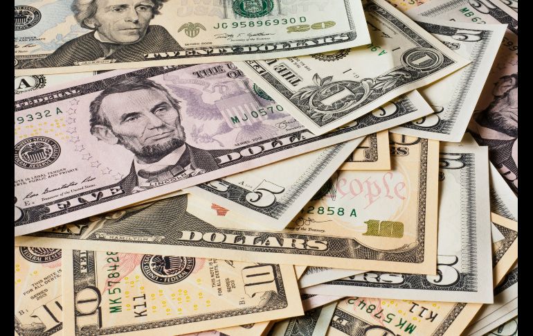 El valor del dólar ha disminuido un 1.3%, pero aún muestra un aumento del 21.56%. Unsplash