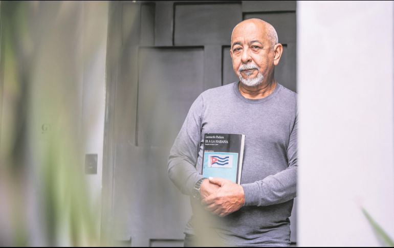 El escritor posa para esta casa editorial, desde un hotel de Guadalajara. EL INFORMADOR/ A. Navarro