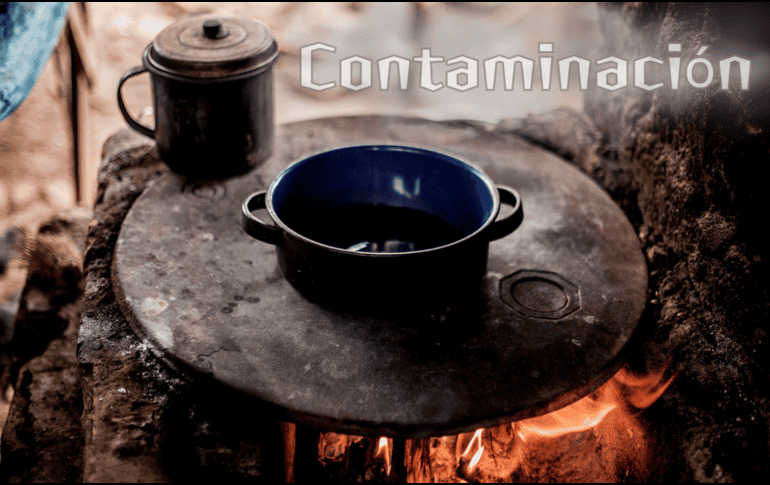 Sustituir las cocinas de madera o carbón por unas de gas no es una solución efectiva, porque este contamina al liberar metano y sustancias cancerígenas. EL INFORMADOR / ARCHIVO