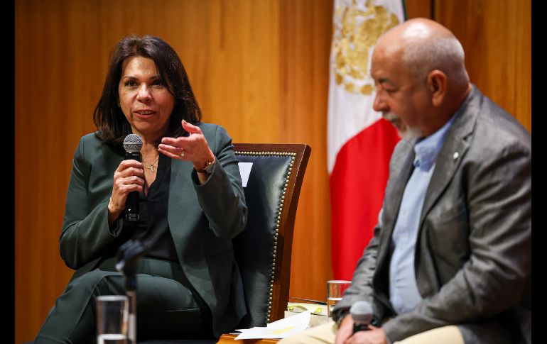 Padura agradeció su invitación a la Universidad de Guadalajara, explicando que nuestra ciudad, quizá, es con la que tiene más relación en México, debido a su profunda cercanía con la Feria Internacional del Libro. EL INFORMADOR / H. Figueroa