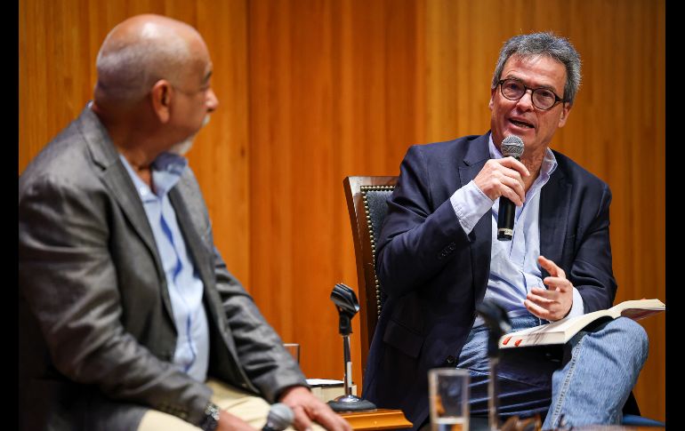 Padura agradeció su invitación a la Universidad de Guadalajara, explicando que nuestra ciudad, quizá, es con la que tiene más relación en México, debido a su profunda cercanía con la Feria Internacional del Libro. EL INFORMADOR / H. Figueroa