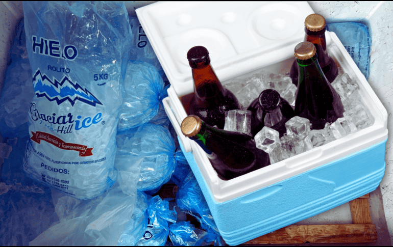 Durante la temporada de calor, muchas veces deseamos tener una bebida lo más fría posible, pero colocarla en el hielo implica esperar bastante tiempo para se refresque. EL INFORMADOR / ARCHIVO