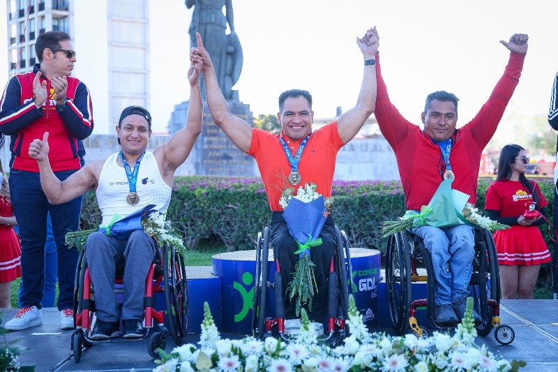 El primero en cruzar la meta fue el paratleta Gonzalo Valdovinos, que tuvo un tiempo de 52 minutos y 16 segundos, seguido de José Alan Frías con 54:10 y Fidel Aguilar con 57:27.  EL INFORMADOR/H. FIGUEROA 