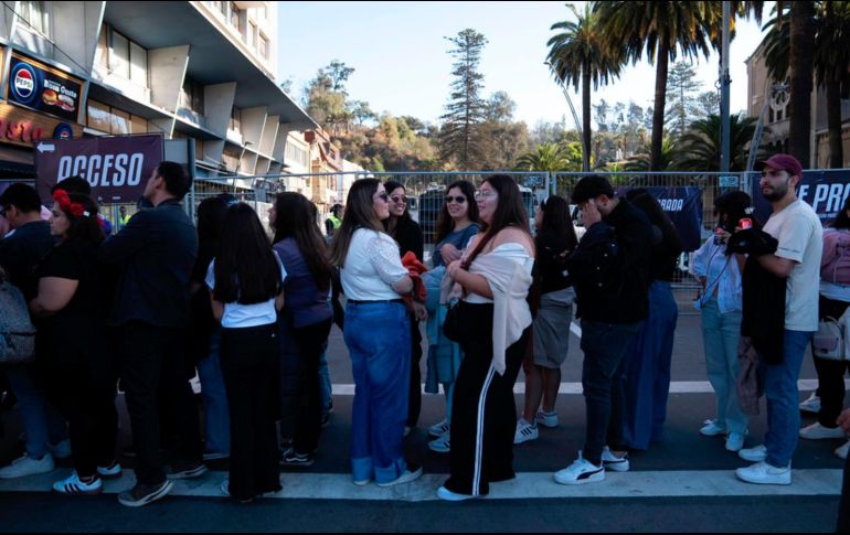 Ante el apagón que se registró en el país, el Festival Internacional de Viña del Mar publicó un comunicado a través de sus redes sociales dando a conocer que el show de esta noche fue suspendido y será reprogramado para el próximo sábado 1 de marzo. EFE / A. Thomasa