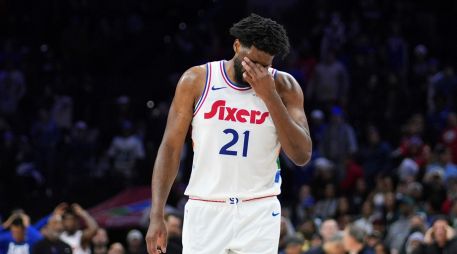 Joel Embiid, de los 76ers de Filadelfia, se perderá el resto de la temporada de la NBA. AP Foto / ARCHIVO