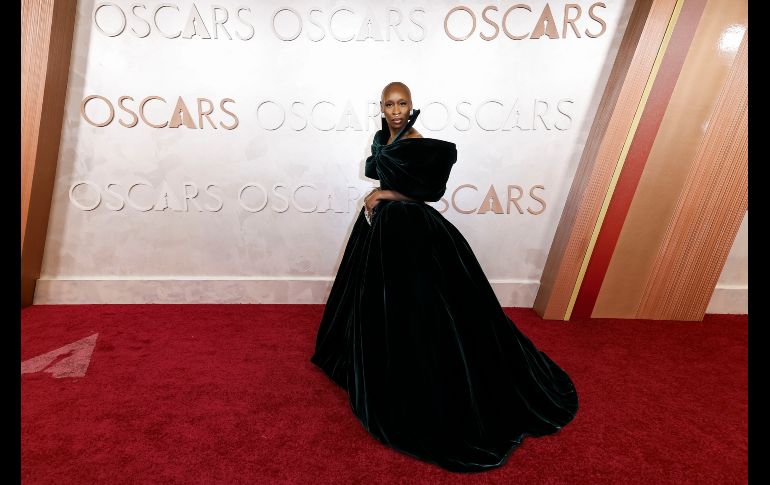 Las estrellas más importantes del cine desfilaron por la alfombra roja de los Oscar 2025, derrochando elegancia y glamour en la noche más esperada de la industria cinematográfica. EFE / C. Brehman