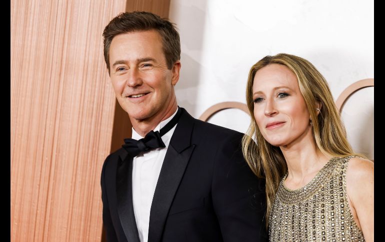 Las estrellas más importantes del cine desfilaron por la alfombra roja de los Oscar 2025, derrochando elegancia y glamour en la noche más esperada de la industria cinematográfica. EFE / C. Brehman