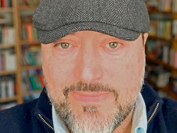 Martín Solares presenta su tercer novela construida sobre el detective “Pierre Le Noir”. ESPECIAL