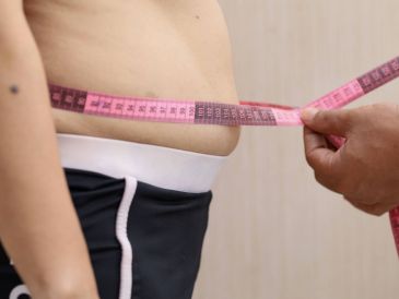 El reporte recordó que también existen impuestos sobre las bebidas azucaradas, aunque advirtió que el consumo de estas por persona y semana es de entre 1 y 2,5 litros. CANVA/ ESPECIAL