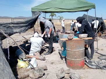 Fiscalía del Estado afirmó que los trabajos de inspección avanzan, localizando hasta ahora diversos restos óseos calcinados.  ESPECIAL/ Guerreros Buscadores de Jalisco