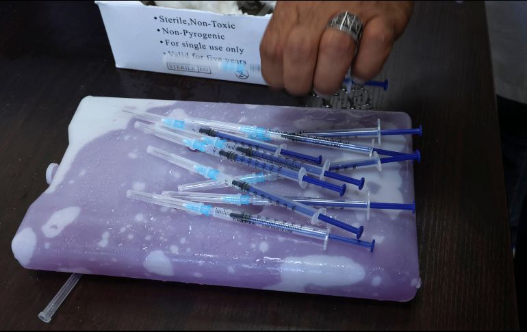 La farmacéutica estadounidense Pfizer/BioNTech fue la primera en sintetizar una vacuna. AFP / ARCHIVO