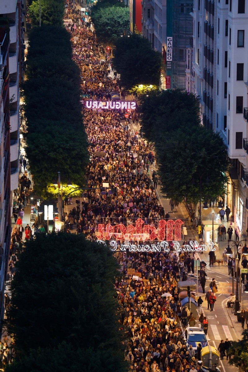  Manifestación masiva en Valencia. EFE/A. Escobar