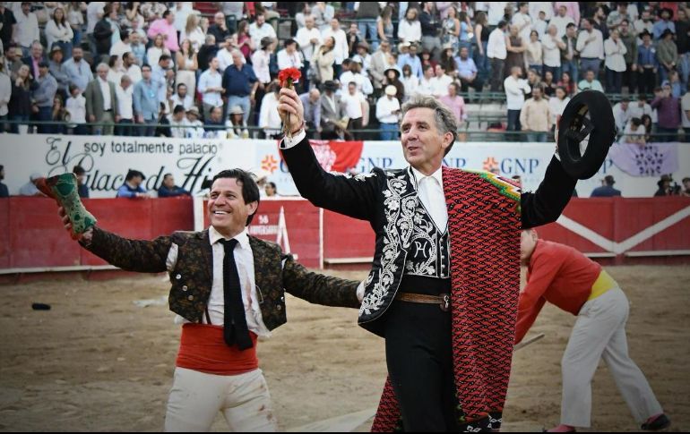 Pablo Hermoso cortó tres orejas mientras que su hijo indultó a “Venadito”. ESPECIAL.