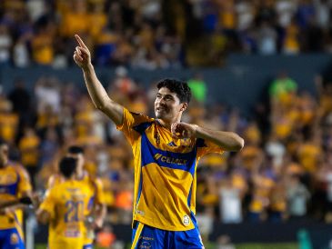 Nicolás Sánchez en festejo de gol. Los Tigres esperan rival de entre el Galaxy y el Herediano. EFE/M. Sierra