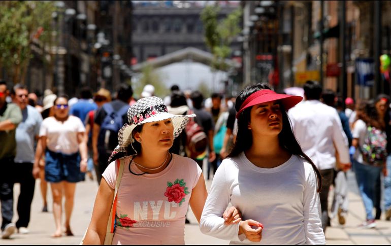 La prevención es clave, ya que cualquier persona puede sufrir un golpe de calor, incluso sin hacer un esfuerzo físico extremo o tener condiciones preexistentes. NOTIMEX/ ARCHIVO.