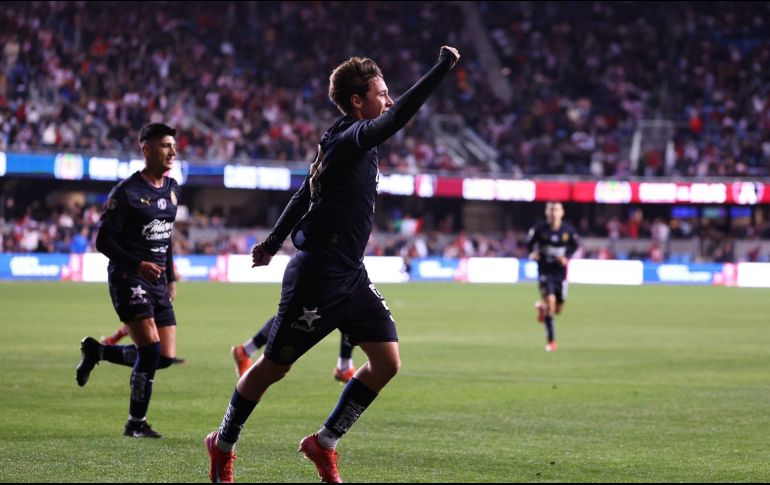 Mateo Chávez arrancó con la fiesta rojiblanca al marcar el primer gol del partido celebrado en Estados Unidos. X/Chivas