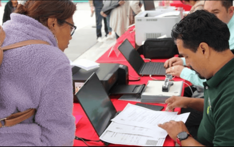 Ambos trámites tienen un costo de 90 pesos, mismos que pueden ser pagados en una sucursal bancaria o una oficina tributaria. ESPECIAL