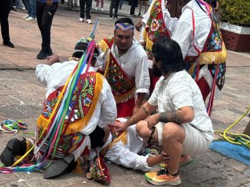 La comunidad sigue atenta a cualquier actualización sobre la salud del afectado y a las acciones que se puedan implementar para evitar tragedias similares en el futuro. X/@IzgMadeel